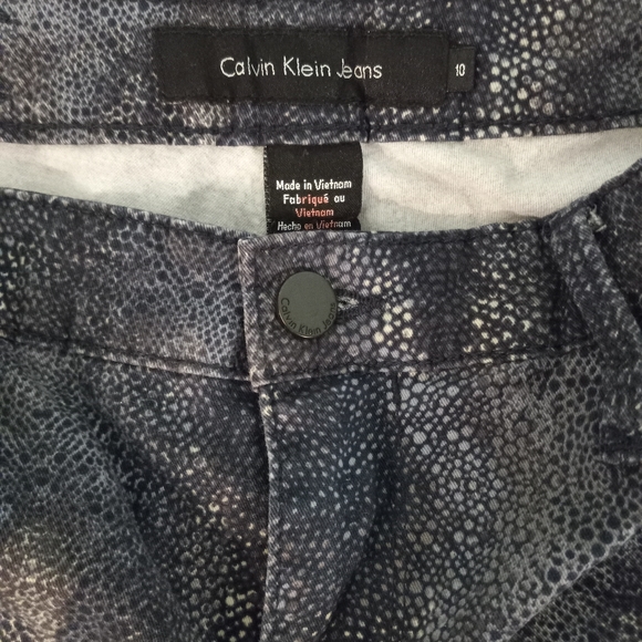 Calvin Klein Jeans Snakeskin Patterned Skinny Fit Pants | US 10 - Picture 4 of 5